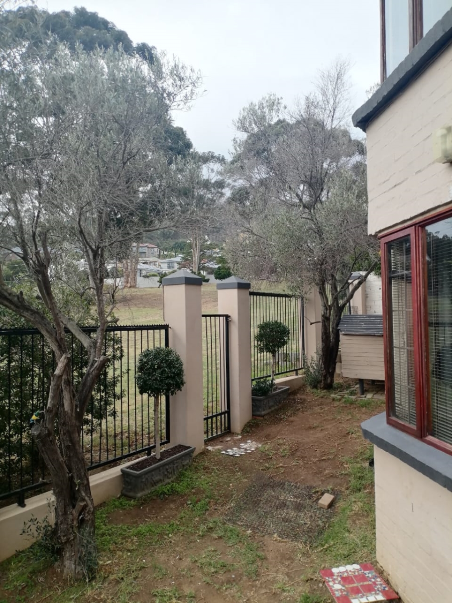 4 Bedroom Property for Sale in Rome Glen Western Cape